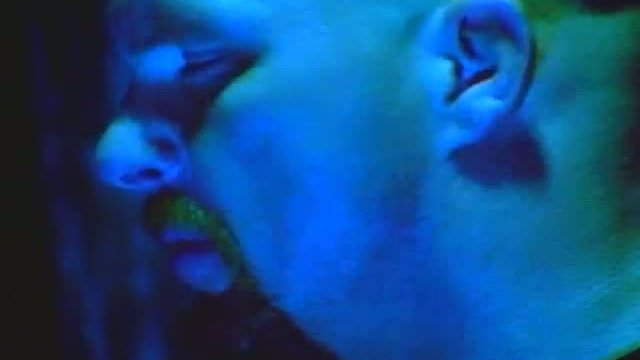 Away 2002 Fragmanı